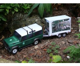 Papírová vystřihovánka Land Rover Defender 1:32