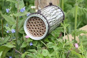 Včelky samotářky - plechovka z hliníku s izolací